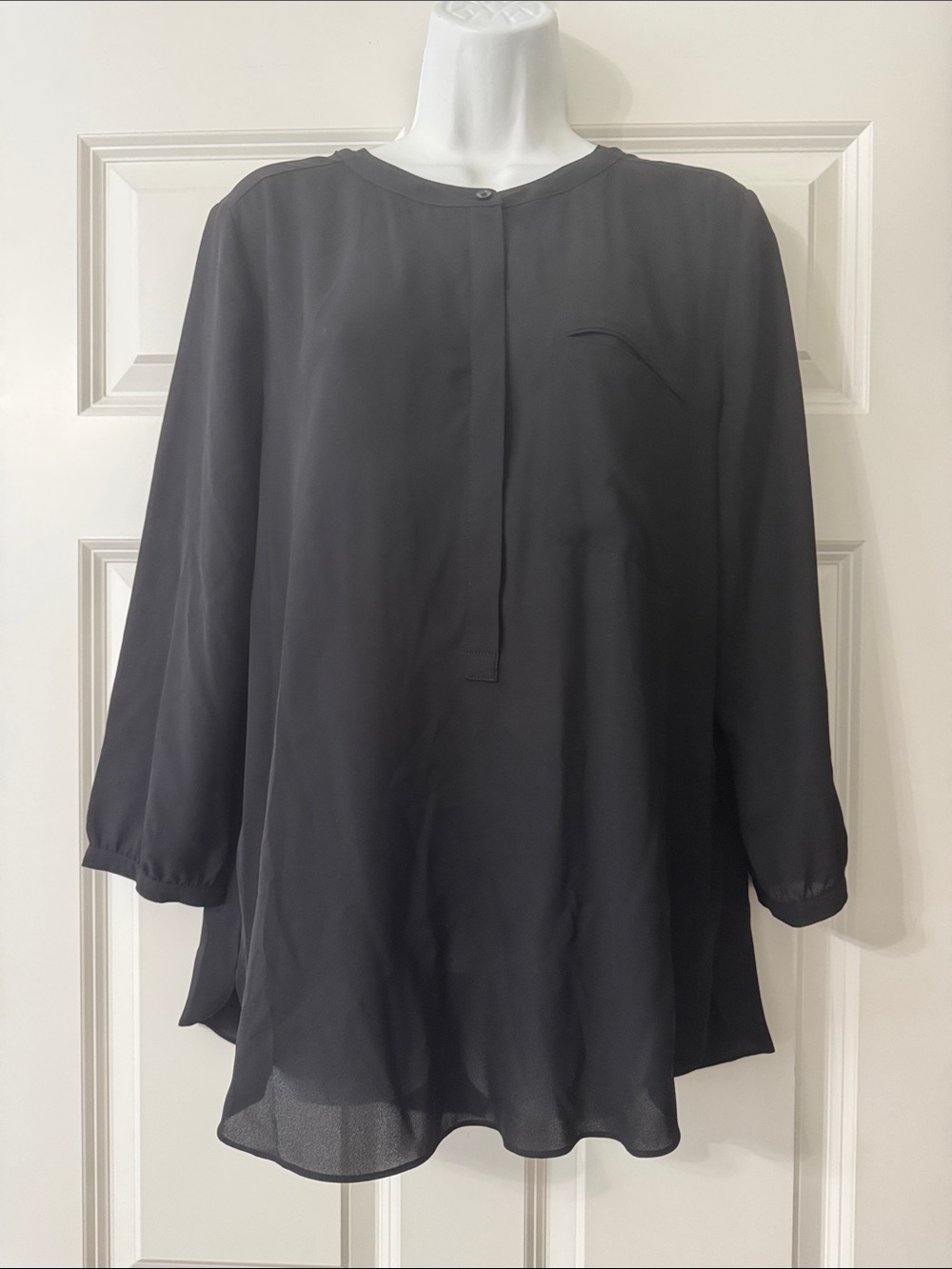 NYDJ 3/4 sleeve Henley Pleat-Back Blouse size L and we need some extra